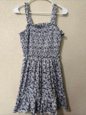 Charlotte Russe White & Gray Paisley Smocked Sundress S